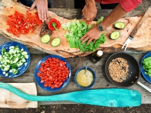 Photo de deux cuisiners